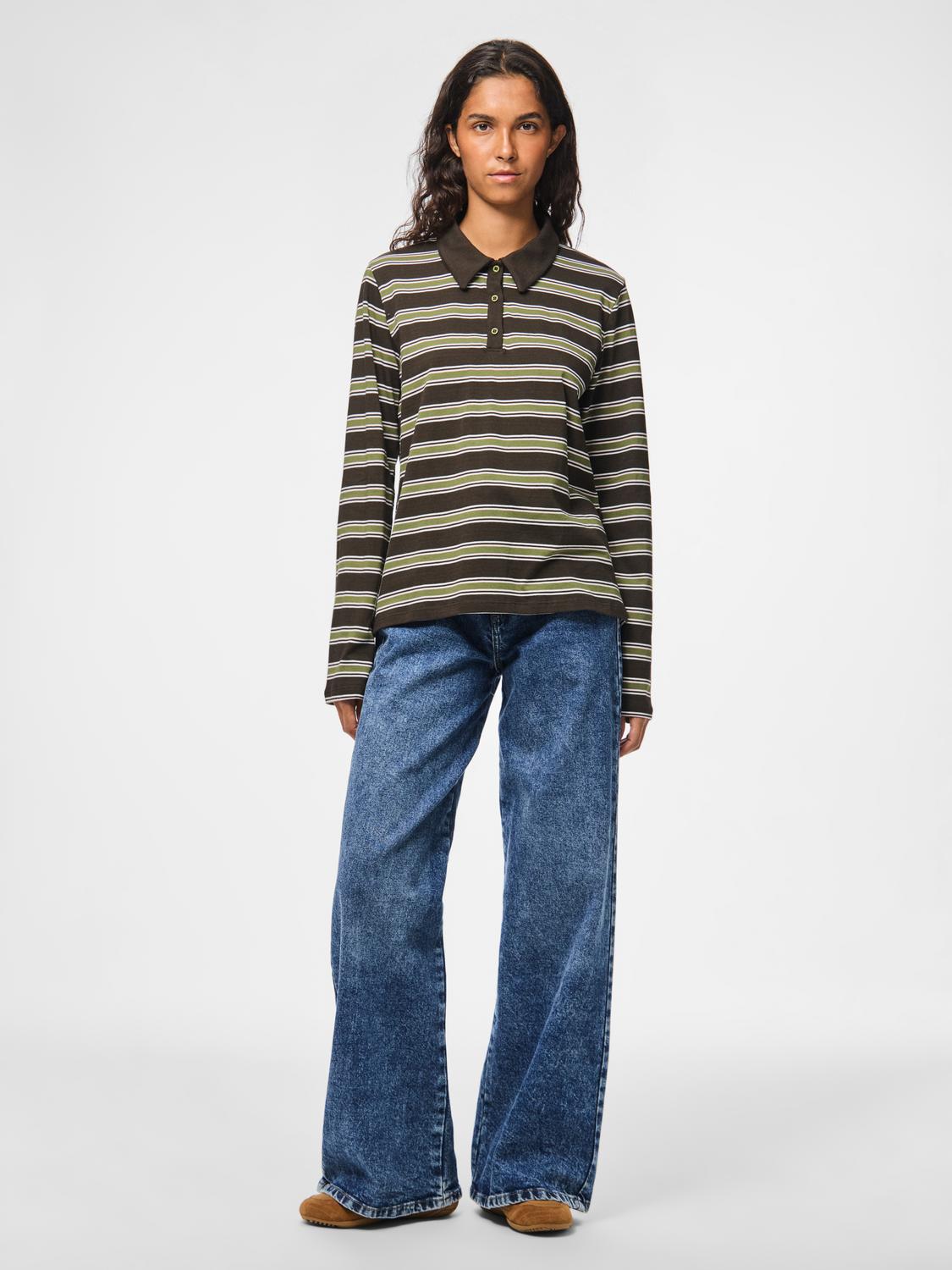 model_shot-front_full